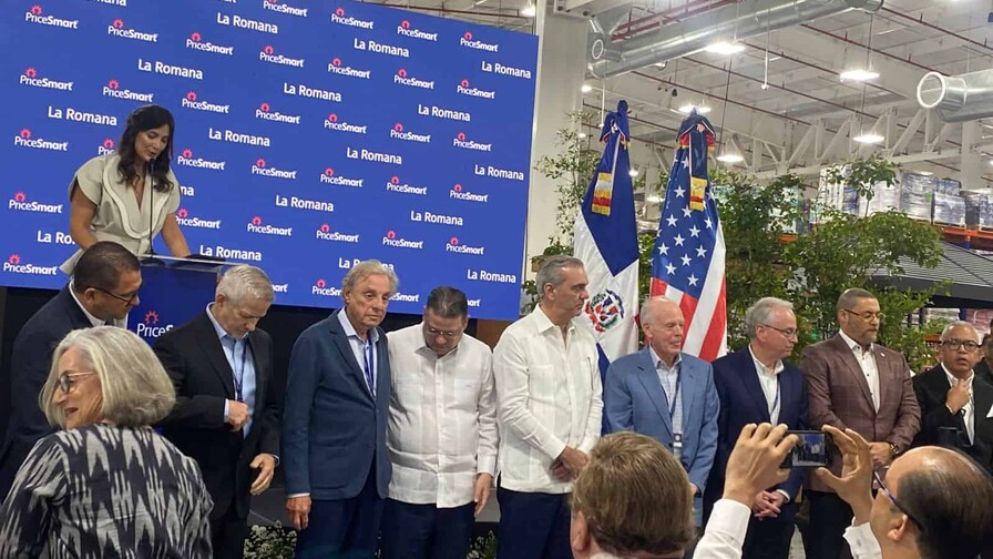 El presidente Abinader encabeza inauguración de la sucursal de PriceSmart en La Romana