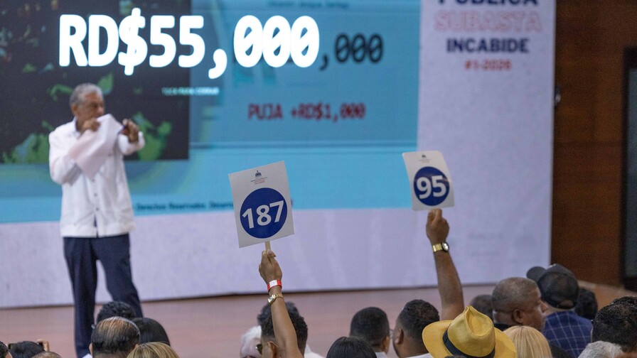 Con pujas desde RD$20,000 subastarán vehículos, autobuses y equipos del Estado