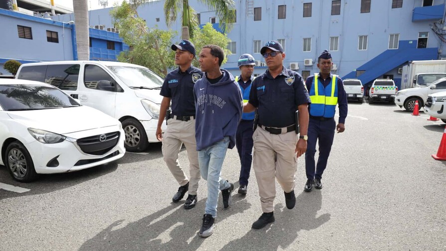 Se entrega joven acusado de obligar a una adolescente a ingerir herbicida que le causó la muerte