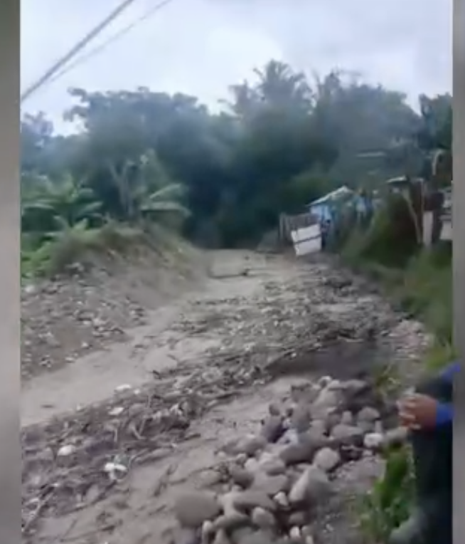Crecida de arroyo Lima afecta los trabajos del puente de Villa Los Indios en Padre Las Casas